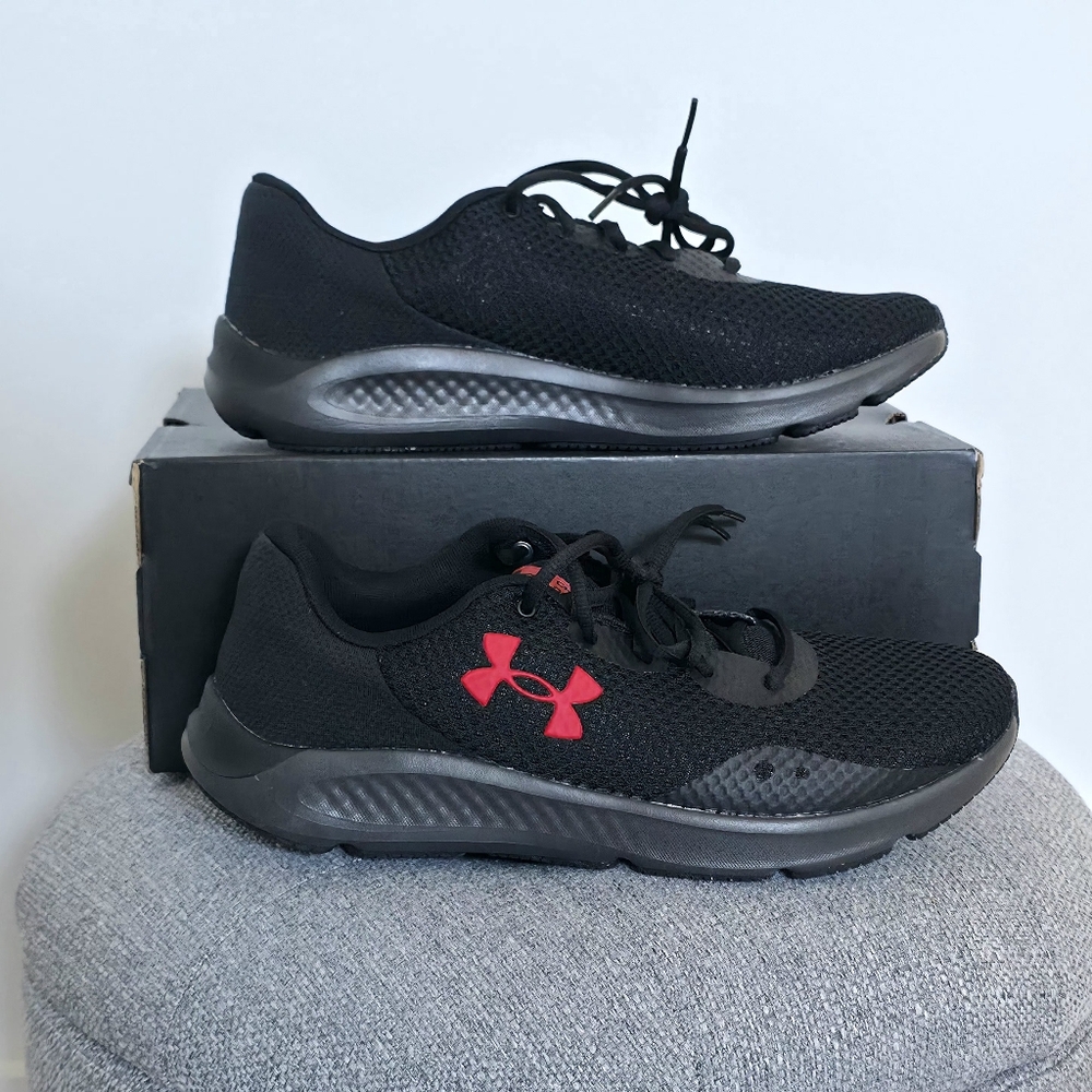 UA | Charged Pursuit 3 Running Shoes, Black Athletic Shoes with Red Logo, 9.5 4E